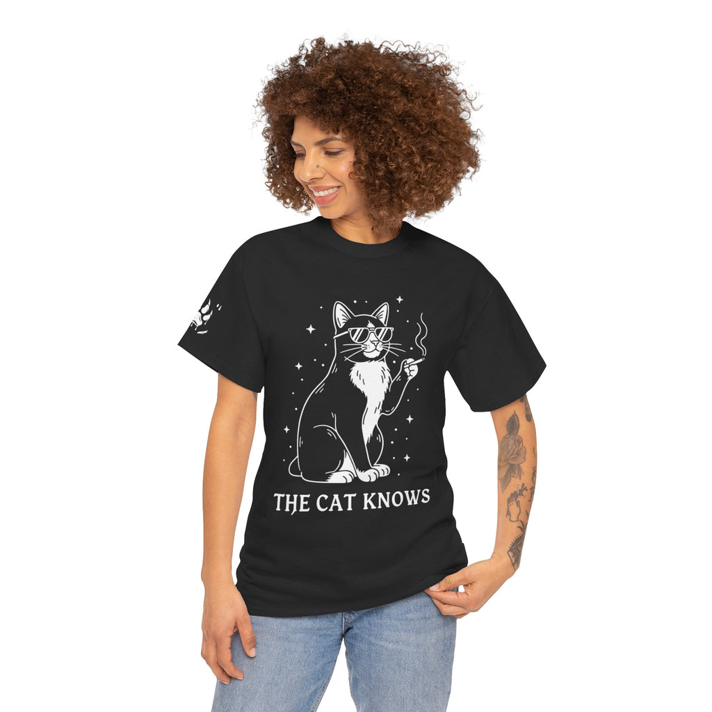 Cat KnowS Tee — ‘The Cat Knows’ Graphic T-Shirt with Mystic Cat & Roaring Back Print